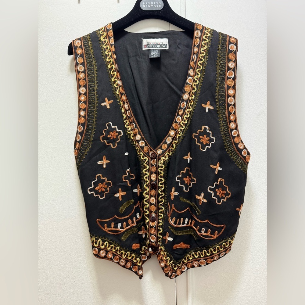 Vintage Body Xpressions Embroidered black and orange vest with a boho touch L